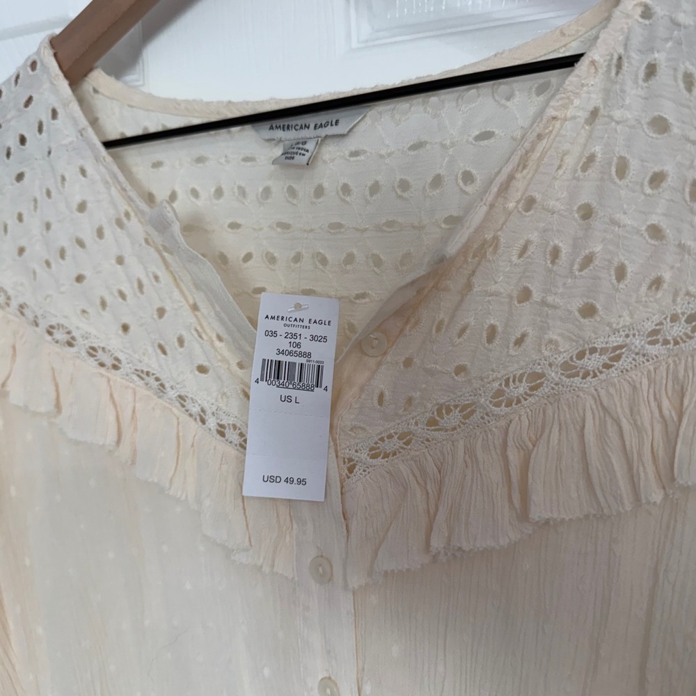 NWT American Eagle Cream Eyelet Lace Ruffle peasant Button Blouse Top L - Picture 3 of 5